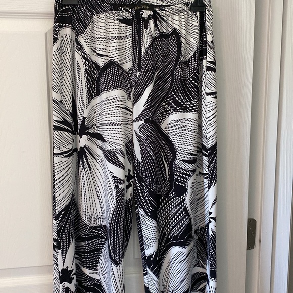 Pants - Picture 2 of 3